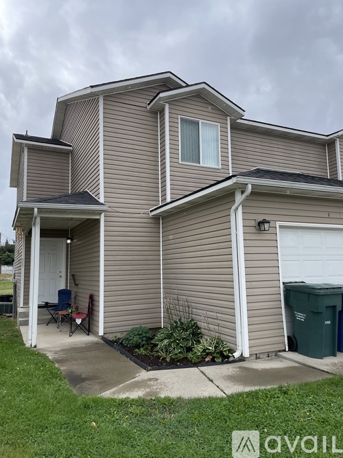 1610 East Coeur D Alene Avenue 3 Beds Townhouse for Rent - Photo gallery 1