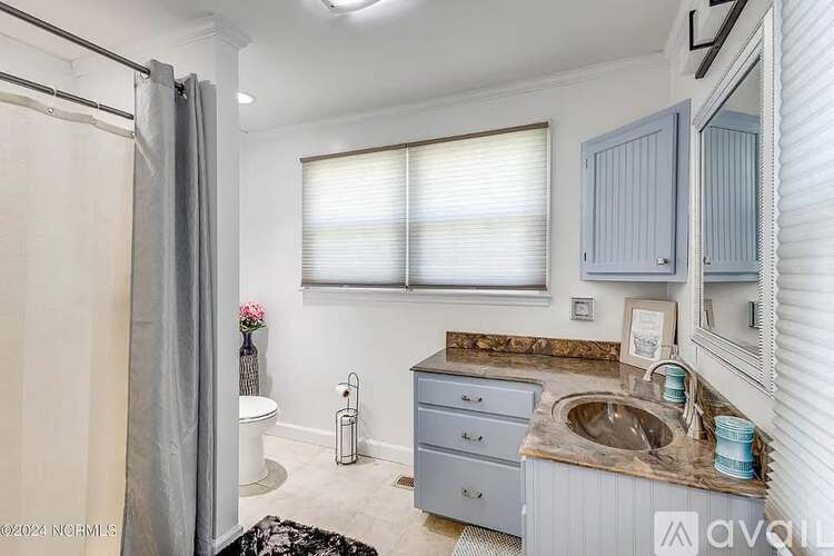 2108 High School Drive 2 Beds Single Family Home for Rent - Photo gallery 5