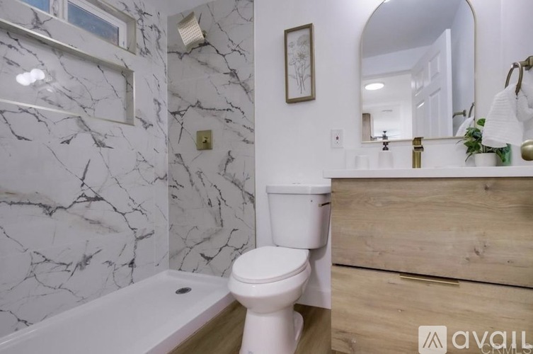 5610 Streamview Drive 3 Beds Single Family Home for Rent - Photo gallery 4