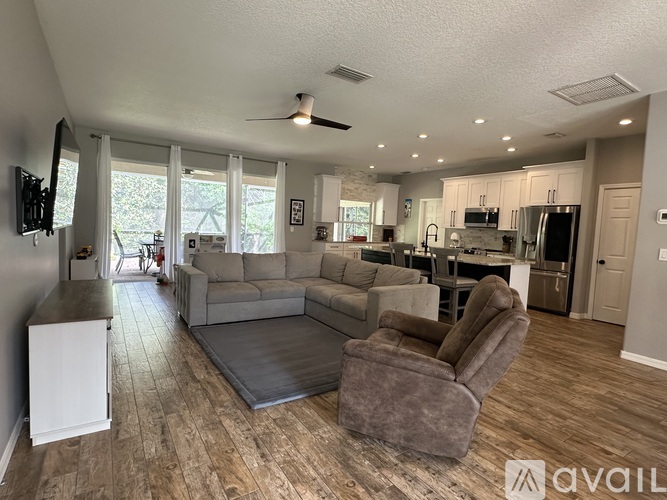 6247 38th Street East 3 Beds Single Family Home for Rent - Photo gallery 2