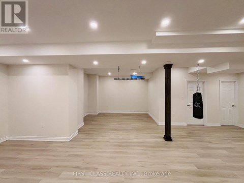 26 LEARY CRESCENT 4 Beds Apartment for Rent