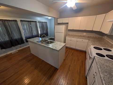 105 N 11Th 6 Beds Apartment for Rent