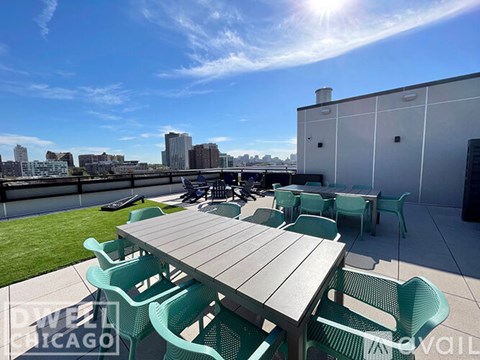 A sunny day at the Dwell Chicago outdoor seating area.