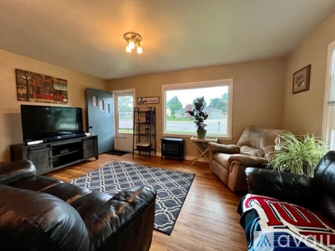 3715 W Main St 2 Beds Single Family Home for Rent - Photo gallery 3