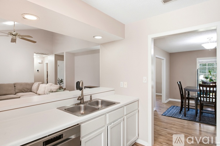 4718 Crosswinds Drive 3 Beds Single Family Home for Rent - Photo gallery 2