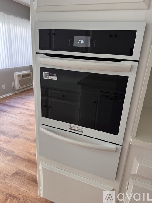 1153 Melrose Ave 1 Apartment for Rent - Photo gallery 1