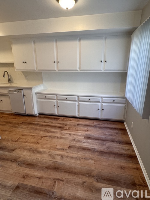 1153 Melrose Ave 1 Apartment for Rent - Photo gallery 3