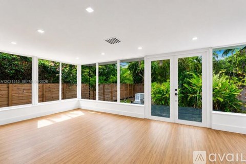 8819 Dickens Ave 4 Beds Apartment for Rent