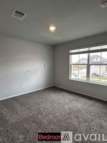 A Bedroom Avail sign is on the wall.
