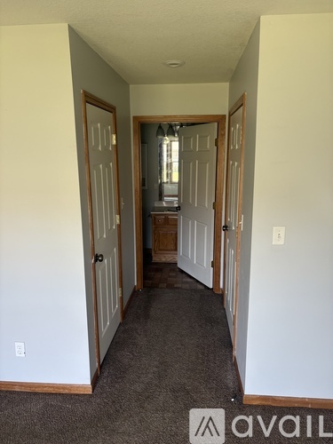 716 Meadow Lane 3 Beds Townhouse for Rent - Photo gallery 3