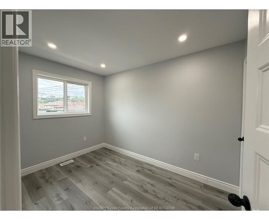 1904 BUCKINGHAM DRIVE Unit# 2 2 Beds House for Rent - Photo gallery 4