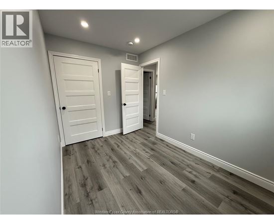 1904 BUCKINGHAM DRIVE Unit# 2 2 Beds House for Rent - Photo gallery 5