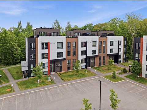 456 Boul. De L'amérique-Française, #302 2 Beds Apartment for Rent