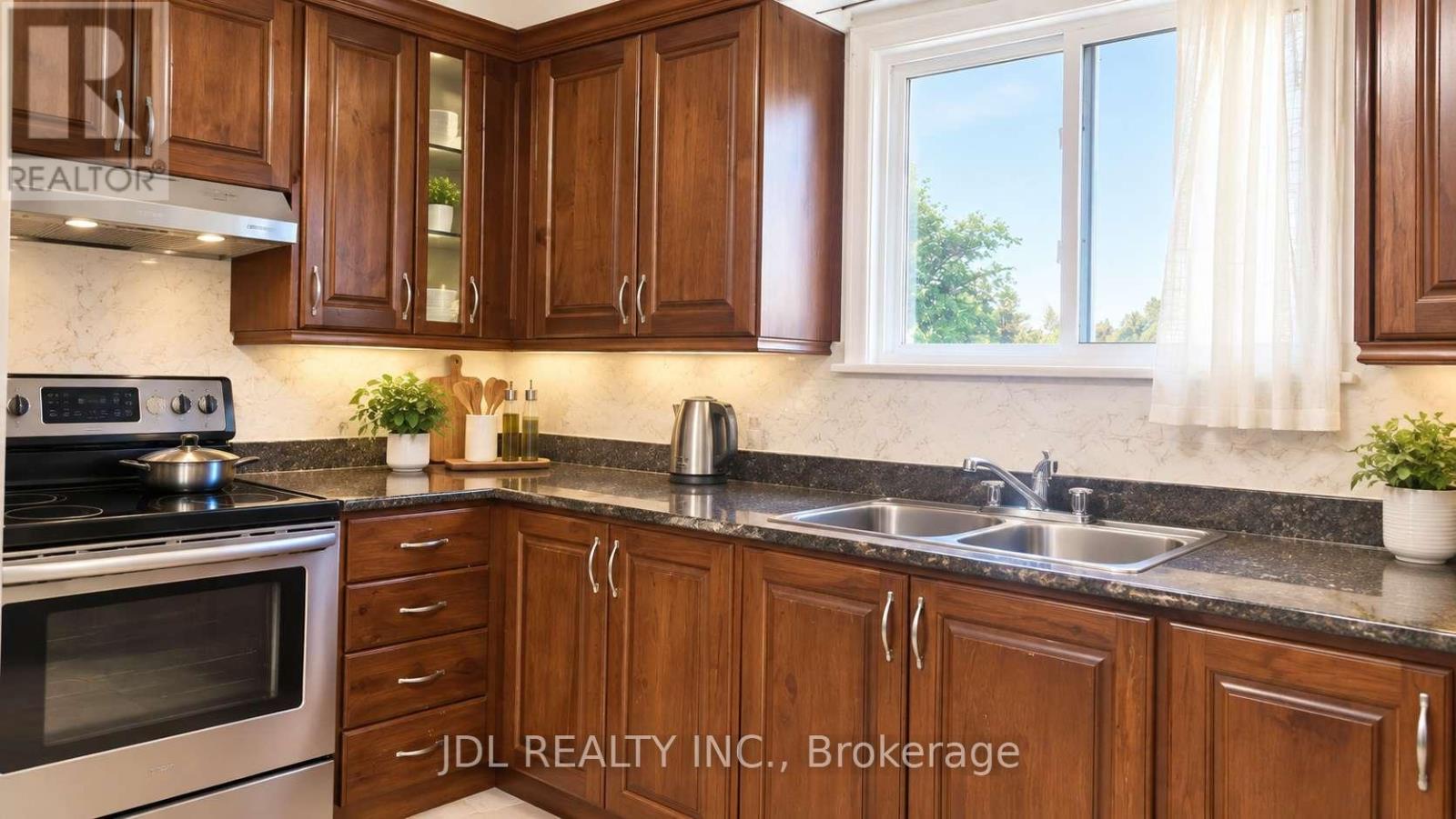 4 bedroom apartment - 2411 CANAL ROAD, Bradford West Gwillimbury 2