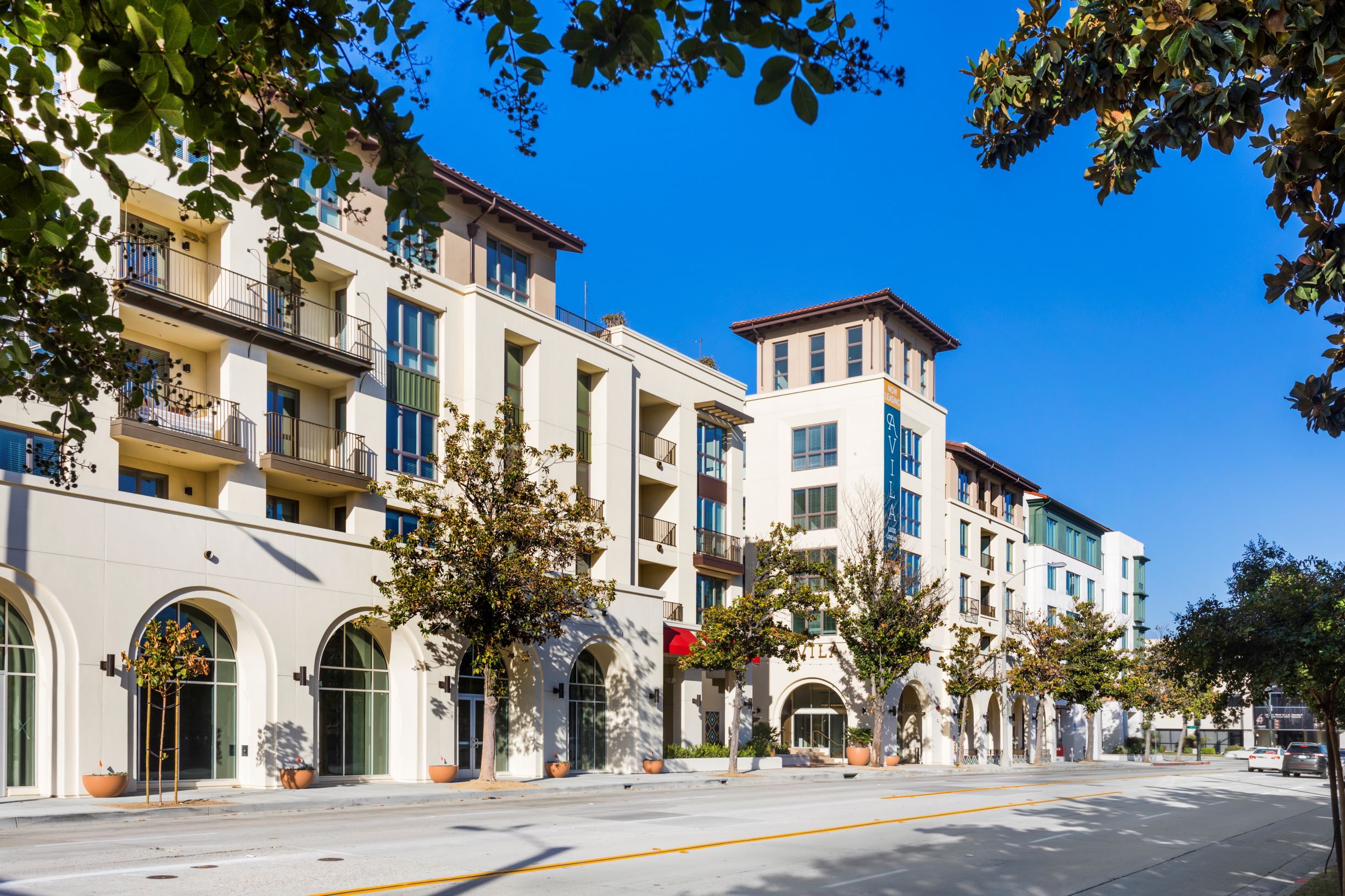 75 W Walnut St 2 Beds Apartment for Rent