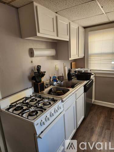 186 W Norwich Ave 4 Beds Single Family Home for Rent - Photo gallery 2