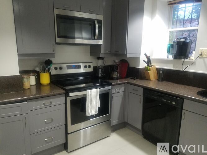 1219 34th Street Northwest 4 Beds Single Family Home for Rent - Photo gallery 3
