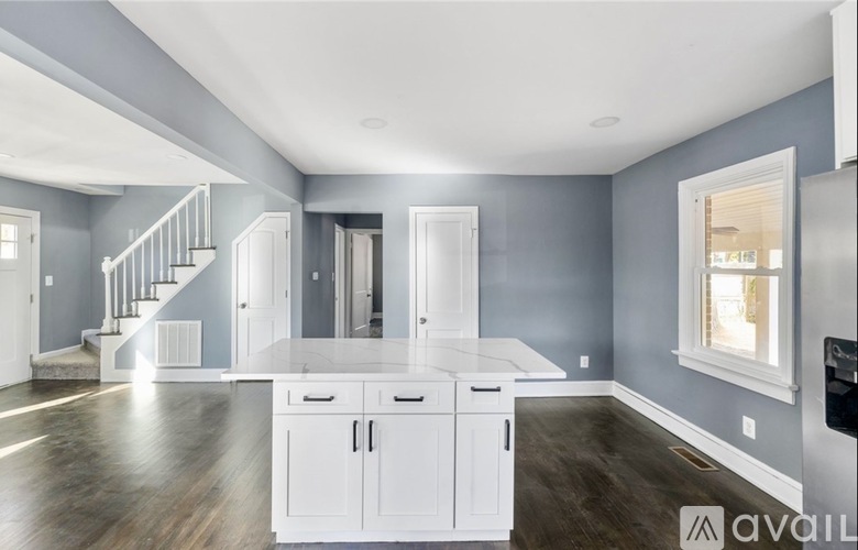 710 Hampton Rd 4 Beds Single Family Home for Rent - Photo gallery 2