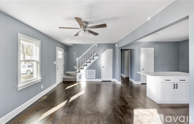 710 Hampton Rd 4 Beds Single Family Home for Rent - Photo gallery 3