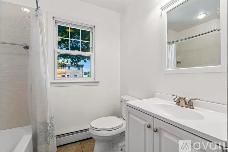 146 Ocean Avenue 4 Beds Single Family Home for Rent - Photo gallery 3