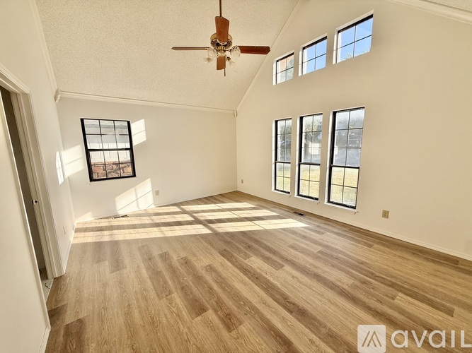 7732 South Kingston Avenue 4 Beds Single Family Home for Rent - Photo gallery 4