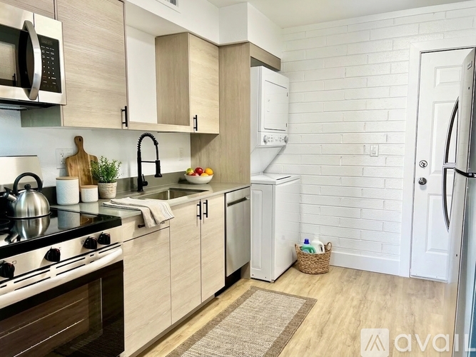 4917 E Holly St 2 Beds Apartment for Rent - Photo gallery 4