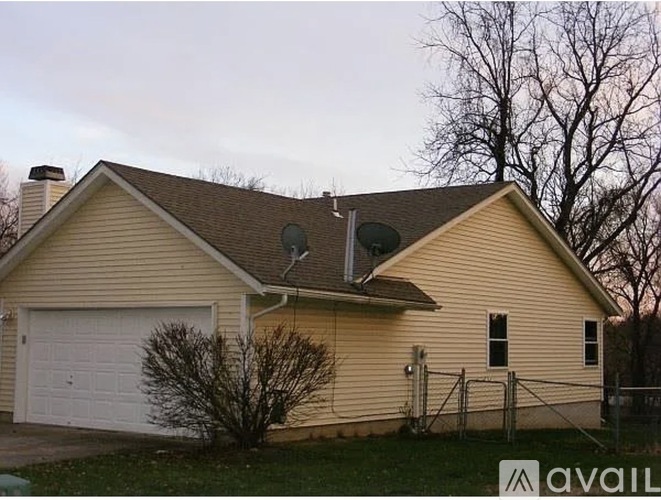 5112 NW Pennington Ln 3 Beds Single Family Home for Rent - Photo gallery 2