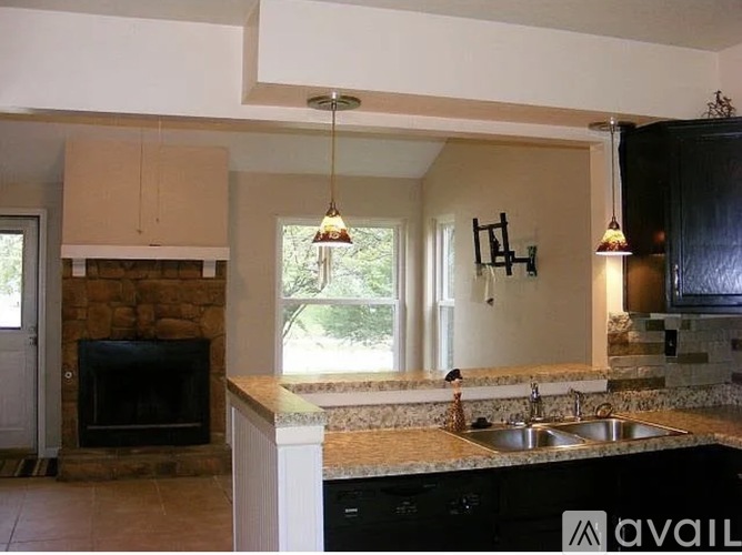 5112 NW Pennington Ln 3 Beds Single Family Home for Rent - Photo gallery 4