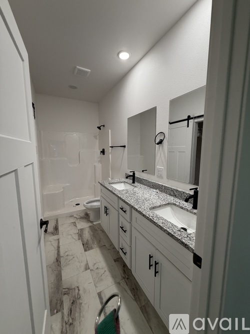 619 W Morrow 3 Beds Single Family Home for Rent - Photo gallery 4
