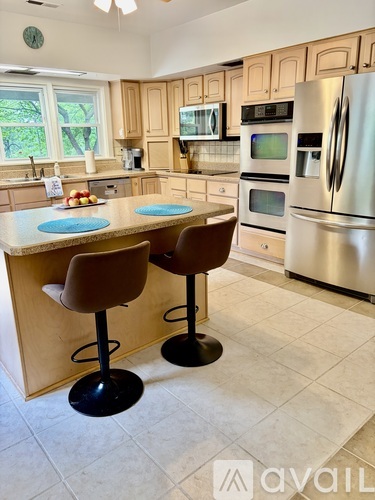 1010 East River Drive 3 Beds Single Family Home for Rent - Photo gallery 3