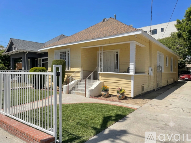 1193 West 35th Street 1 Single Family Home for Rent - Photo gallery 2