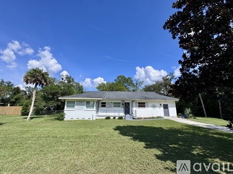 215 NW 8Th St 3 Beds Apartment for Rent