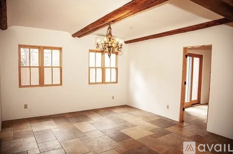 127 Valverde Street 3 Beds Townhouse for Rent - Photo gallery 5