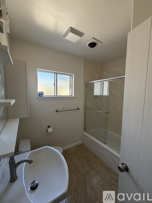 912 Chenault Way 3 Beds Single Family Home for Rent - Photo gallery 4