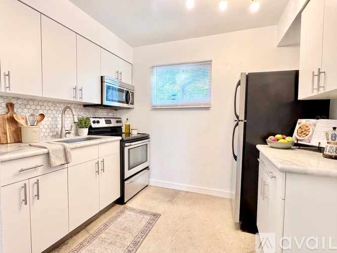 45 E Lexington Ave Studio Apartment for Rent - Photo gallery 3
