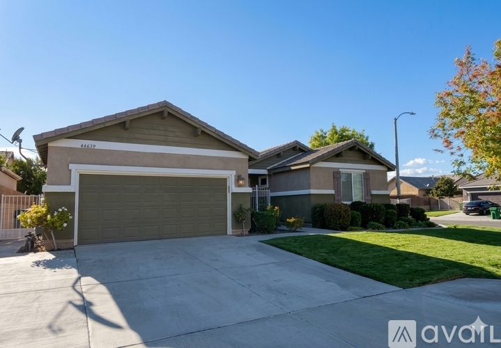 44639 31st St W 3 Beds Single Family Home for Rent - Photo gallery 1