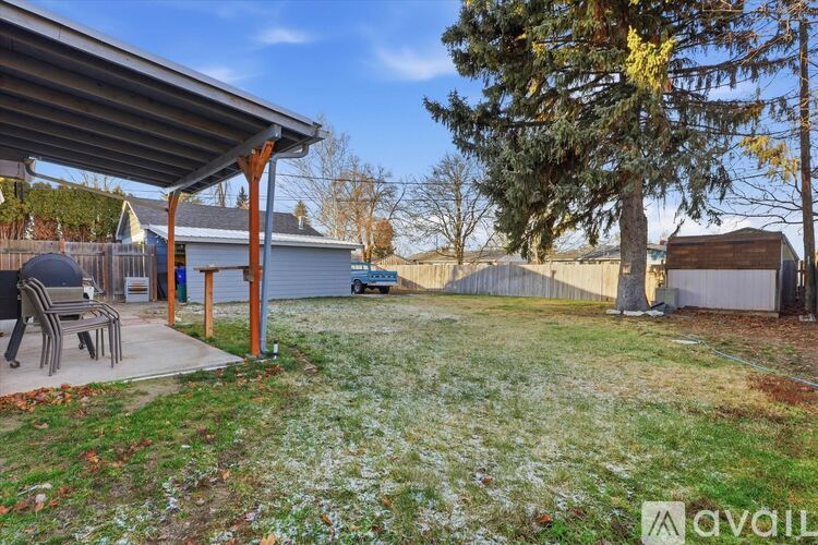 10811 East 7th Avenue 4 Beds Single Family Home for Rent - Photo gallery 4