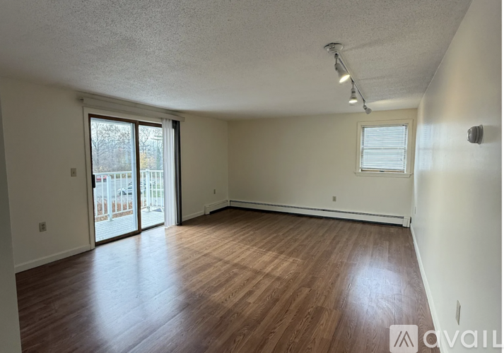 826 State St 2 Beds Apartment for Rent - Photo gallery 2