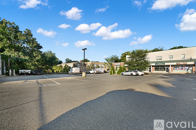 287 Bloomfield Avenue 2 Beds Apartment for Rent - Photo gallery 3