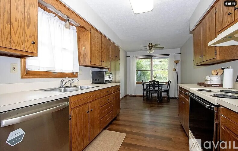 2676 Eastwood Drive 3 Beds Single Family Home for Rent - Photo gallery 5