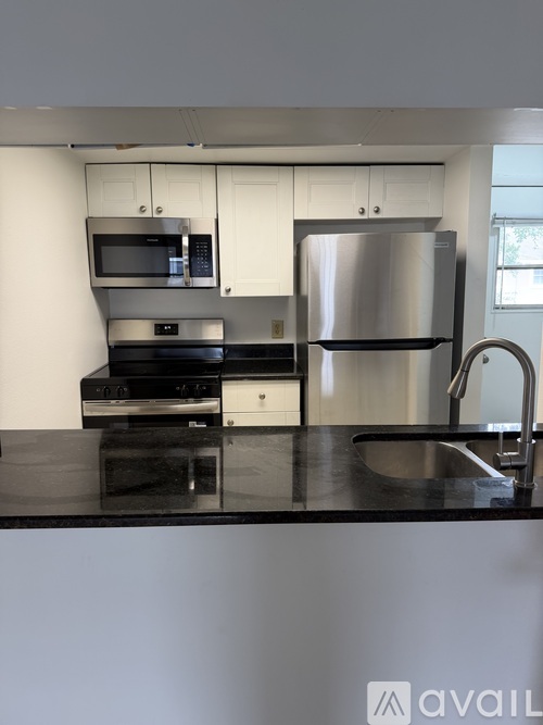 4815 West McElroy Avenue 2 Beds Townhouse for Rent - Photo gallery 1