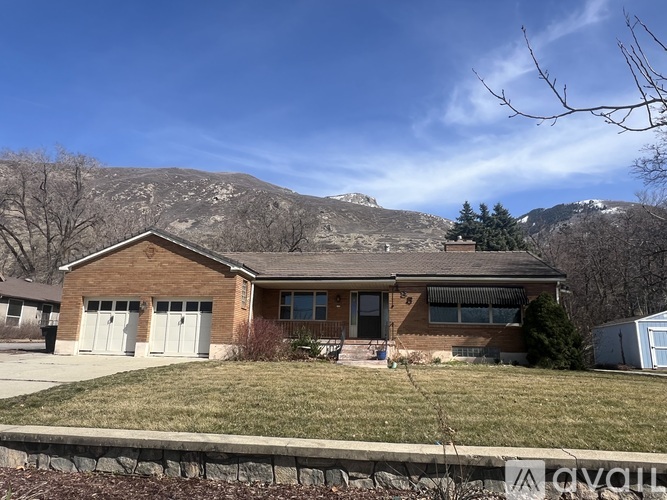 135 South 200 East 3 Beds Single Family Home for Rent - Photo gallery 2