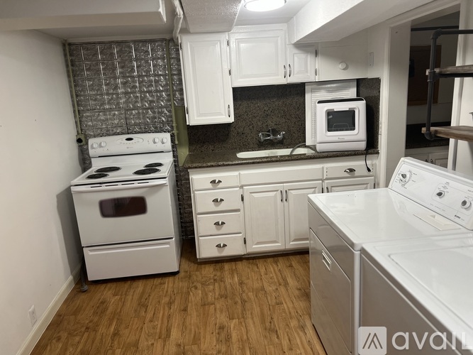 135 South 200 East 3 Beds Single Family Home for Rent - Photo gallery 5