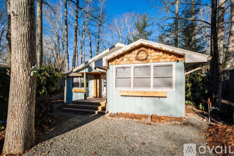 421 Windridge Road 3 Beds Apartment for Rent - Photo gallery 1