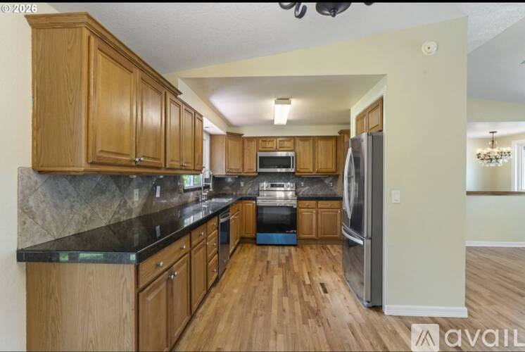 13920 Southeast Bush Street 2 Beds Single Family Home for Rent - Photo gallery 5
