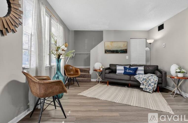 2425 2nd Ave N 4 Beds Apartment for Rent - Photo gallery 1