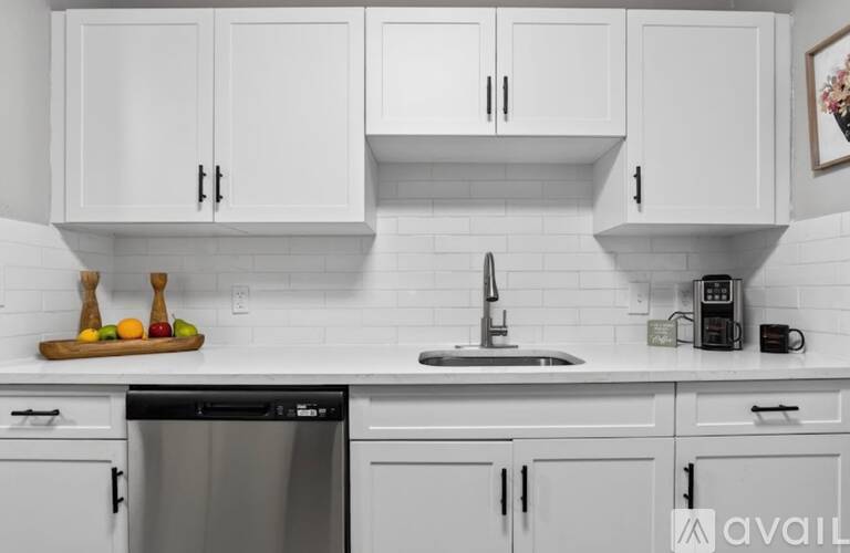 2425 2nd Ave N 4 Beds Apartment for Rent - Photo gallery 3
