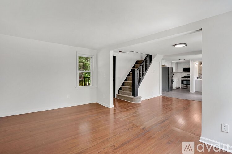 46 Chestnut Street Place 2 Beds Single Family Home for Rent - Photo gallery 3