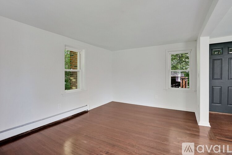 46 Chestnut Street Place 2 Beds Single Family Home for Rent - Photo gallery 4