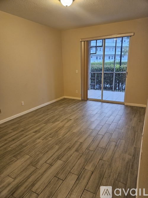 85 Southeast Gulfstream Drive 2 Beds Condo for Rent - Photo gallery 1